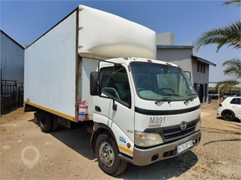 2011 HINO 300 814 Used Box Trucks for sale