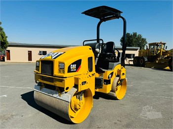 2016 CATERPILLAR CB24B Used Smooth Drum Compactors for sale