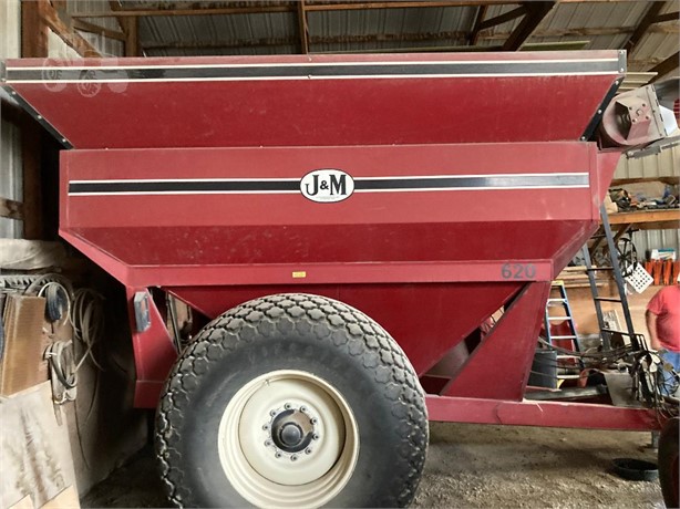 J&M 620 Used Grain Carts Harvest Equipment for sale
