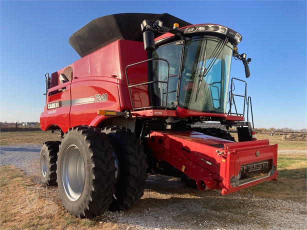 2017 CASE IH 7240 Used Combines Harvesters for sale