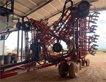 BOURGAULT 5710 II Used Air Seeders/Air Carts for sale