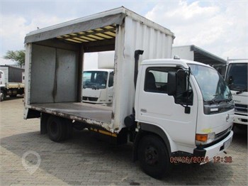 2010 UD UD35 Used Curtain Side Trucks for sale