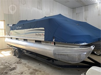 SUN TRACKER PARTY BARGE 24 DLX Used Pontoon / Deck Boats upcoming auctions
