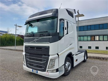 2020 VOLVO FH13.460 Used Tractor with Sleeper for sale