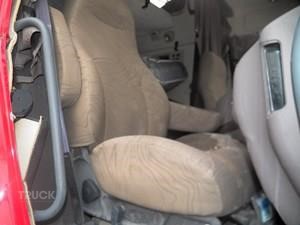 2014 VOLVO 670 Gebraucht Sitz LKW- / Anhängerkomponenten zum verkauf