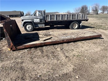 OMAHA Used Headache Rack Truck / Trailer Components auction results