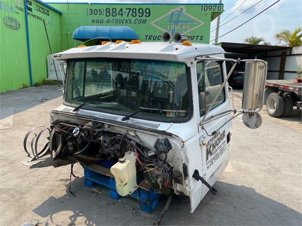 1995 FORD L9000 Used Cab Truck / Trailer Components for sale