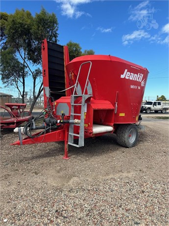 2018 JEANTIL MVV14 Used Feed/Mixer Wagon for sale