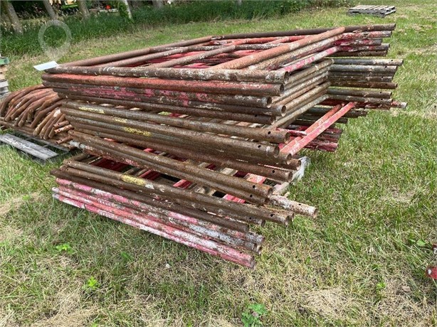 2 PILES OF SCAFFOLDING Used Ladders / Scaffolding Shop / Warehouse auction results