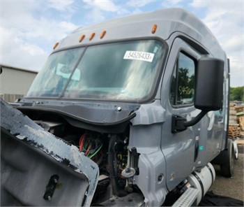 2020 FREIGHTLINER CASCADIA 125 Used Cab Truck / Trailer Components for sale