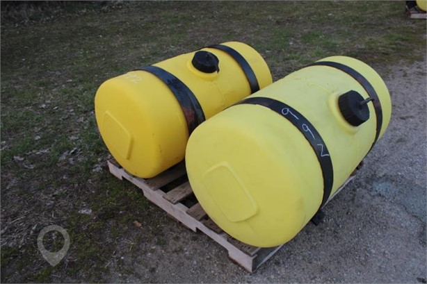 (2) JOHN DEERE 7000 LIQUID TANKS. SEELS ALL FOR ON Used Other auction results