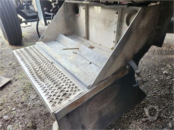 2001 PETERBILT 379 Used Battery Box Truck / Trailer Components for sale