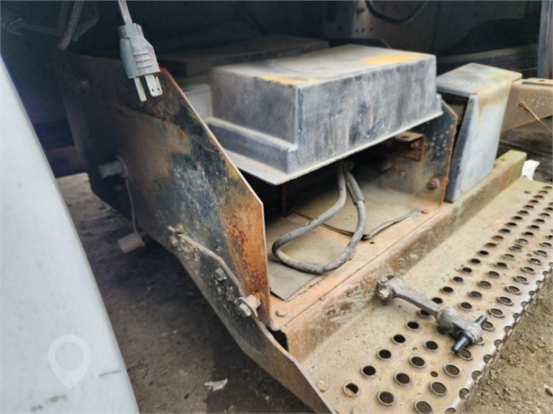 1992 INTERNATIONAL 4600 Used Battery Box Truck / Trailer Components for sale