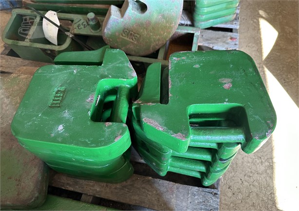 Used Suitcase Weight fits John Deere 4040 4450 4755 4050 4455 4760 4240  4640 4230 4630 4250 4650 4255 4840 4055 4430 4850 4555 4030 4440 4955 4560
