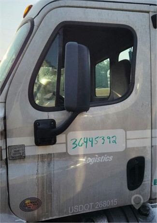 2019 FREIGHTLINER CASCADIA 113 Used Door Truck / Trailer Components for sale