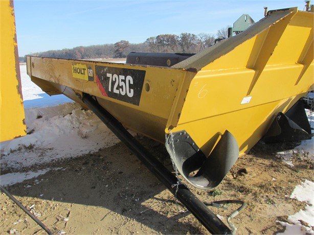 2016 CATERPILLAR 725 Used Bed for sale