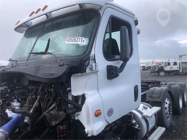 2019 FREIGHTLINER CASCADIA 125 Used Cab Truck / Trailer Components for sale