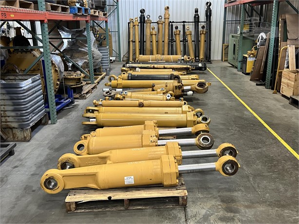 CAT HYDRAULIC CYLINDERS Used 油圧系