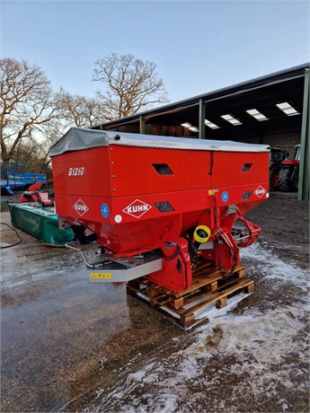 2005 KUHN MDS 1132 Used 3 Point / Mounted Dry Fertiliser Spreaders for sale