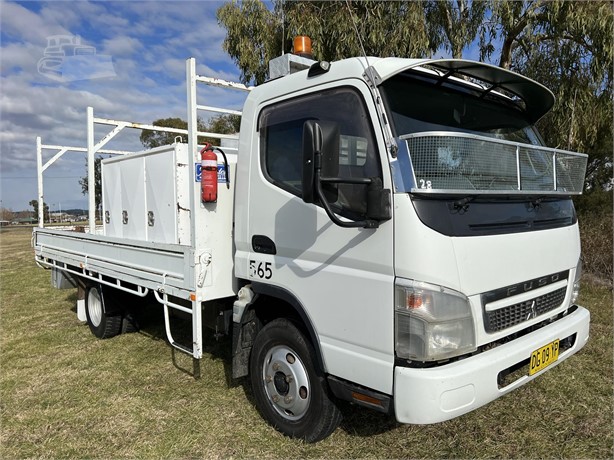 2010 MITSUBISHI FUSO CANTER 7/800 Used 服务机械卡车