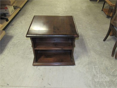 Ethan Allen Side Table With Drawer Matches Lot 85 Other Items For