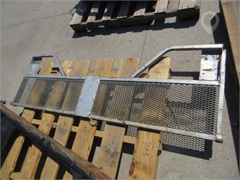 AIR FLOW PICKUP TAILGATE Used Body Panel Truck / Trailer Components upcoming auctions