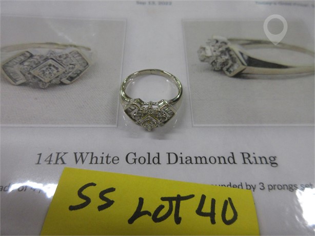 14K WHITE GOLD DIAMOND RING Used Diamonds Jewellery / Watches / Gemstones auction results