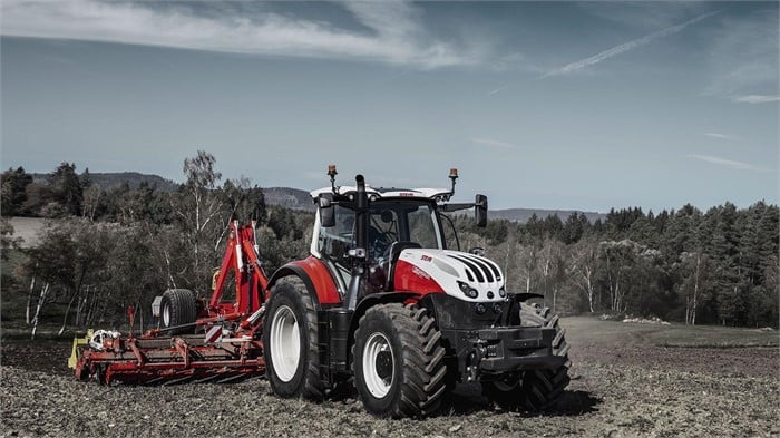 NEW 6340 TERRUS CVT TAKES FLAGSHIP STEYR® TRACTOR RANGE TO THE