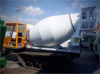 High Efficiency Self Propelled Mobile Concrete Mixer 4 Cubic Meter