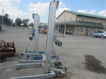 Genie Superlift Contractor, SLC- 12, 650 lbs Load Capacity, Lift