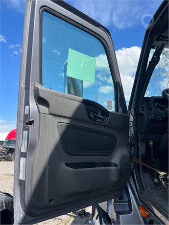 2019 INTERNATIONAL LT625 Used Door Truck / Trailer Components for sale