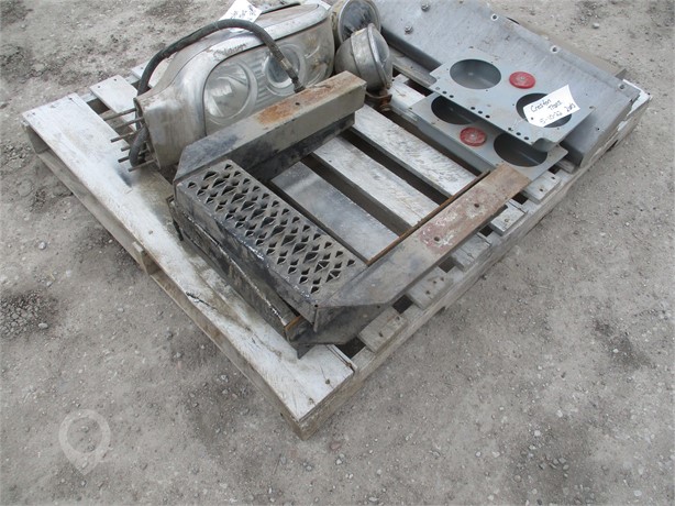 TRUCK STEPS GROUP OF 3 Used Other Truck / Trailer Components auction results