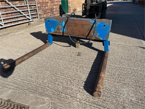 2000 TANCO Used Bale Grabbers / Handlers Farm Attachments for sale