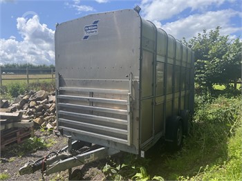2016 IFOR WILLIAMS Used Livestock Trailers for sale