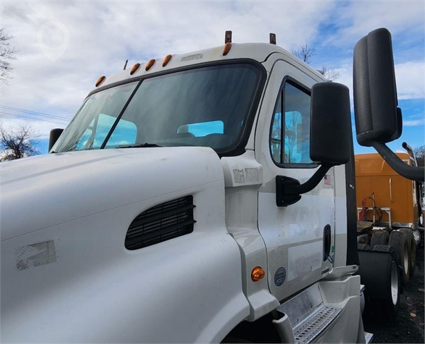 2014 FREIGHTLINER CASCADIA 113 Used Cab Truck / Trailer Components for sale