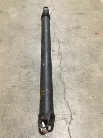 2000 SPICER SPL250 Used Drive Shaft Truck / Trailer Components for sale