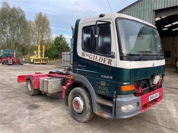 2005 MERCEDES-BENZ 1323 Used Chassis Cab Trucks for sale