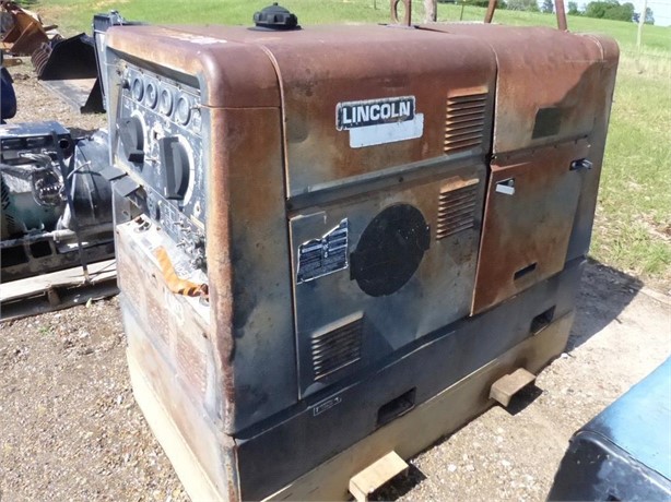 LINCOLN ELECTRIC COMMANDER 400 Used Welders for sale