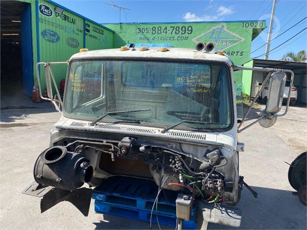 1995 FORD L9000 Used Cab Truck / Trailer Components for sale