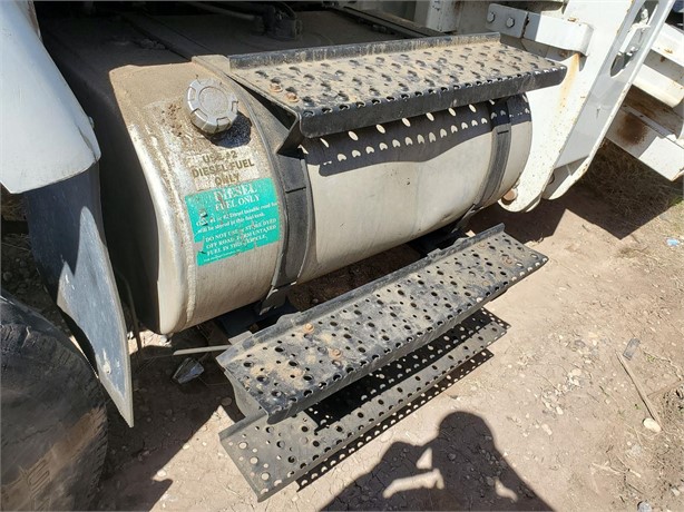 2009 INTERNATIONAL 7400 Used Fuel Pump Truck / Trailer Components for sale