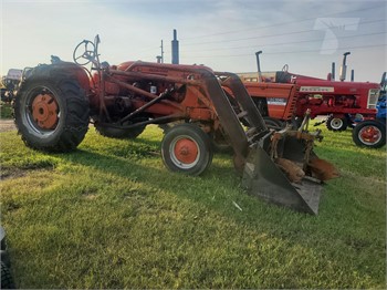 AC Allis Chalmers D17 tractor for sale