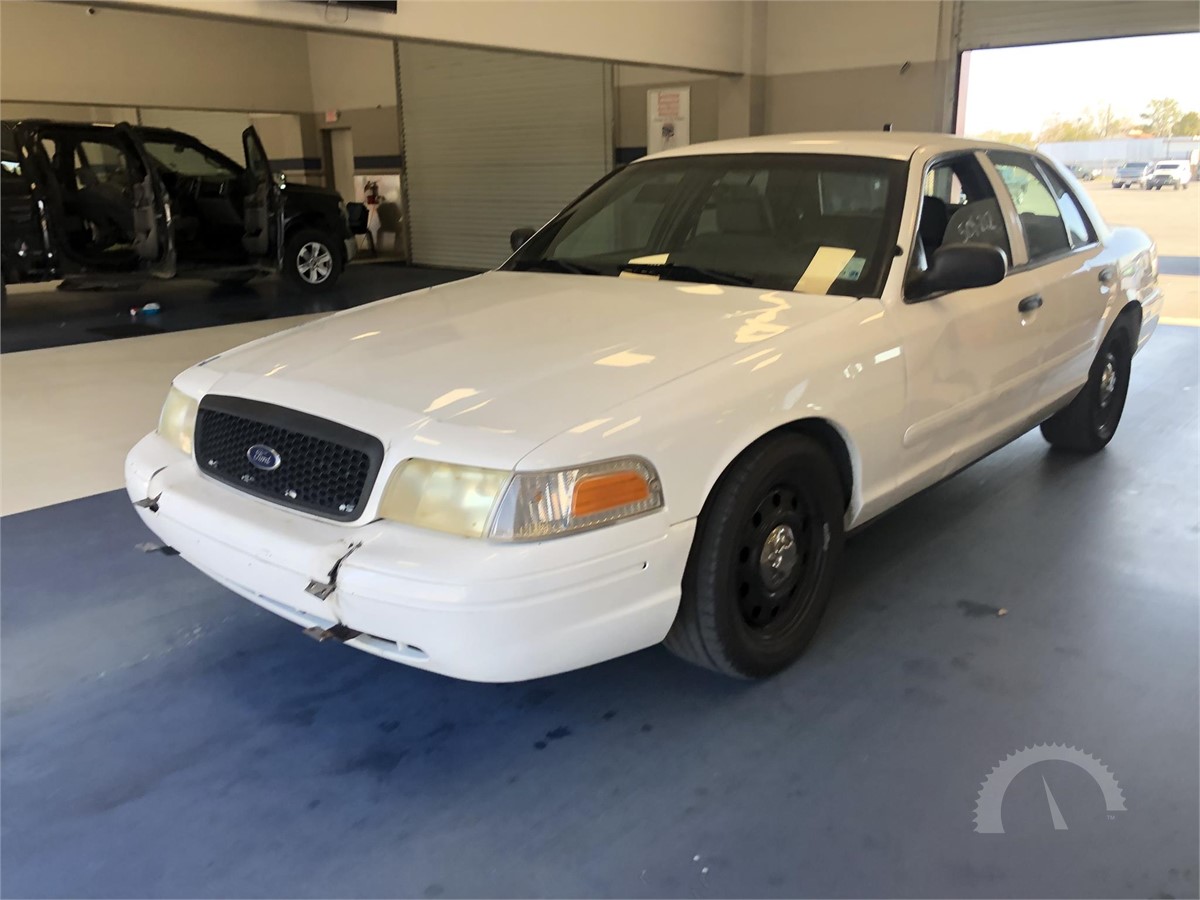 Ford Crown Vic 2021 - Ford has issued a recall notice for some 300,000 crown victoria and ...