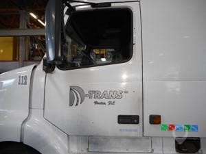 2000 VOLVO VNL64T Used Door Truck / Trailer Components for sale