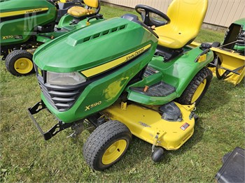 X584, Série X500, Tondeuses autoportées et tracteurs de jardin
