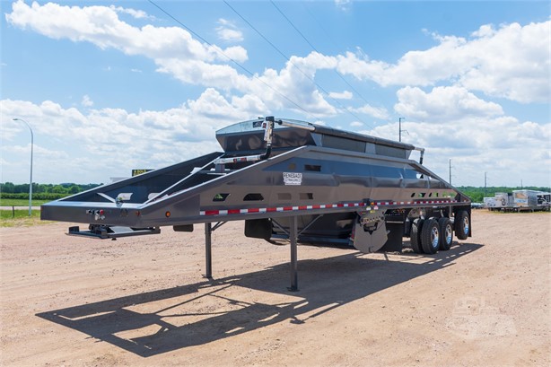 2022 RENEGADE TRI-AXLE CROSS GATE New Bottom Dump Trailers for hire