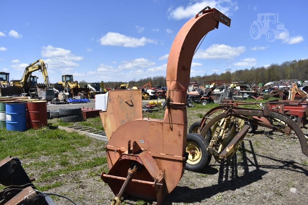 VALBY SH250 POINT CHIPPER SHREDDER Items Auction Results - 1 Listings | TractorHouse.com - Page 1 of