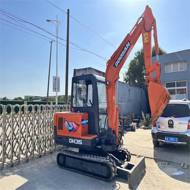 2020 DOOSAN DH35 Used Mini (up to 12,000 lbs) Excavators for sale