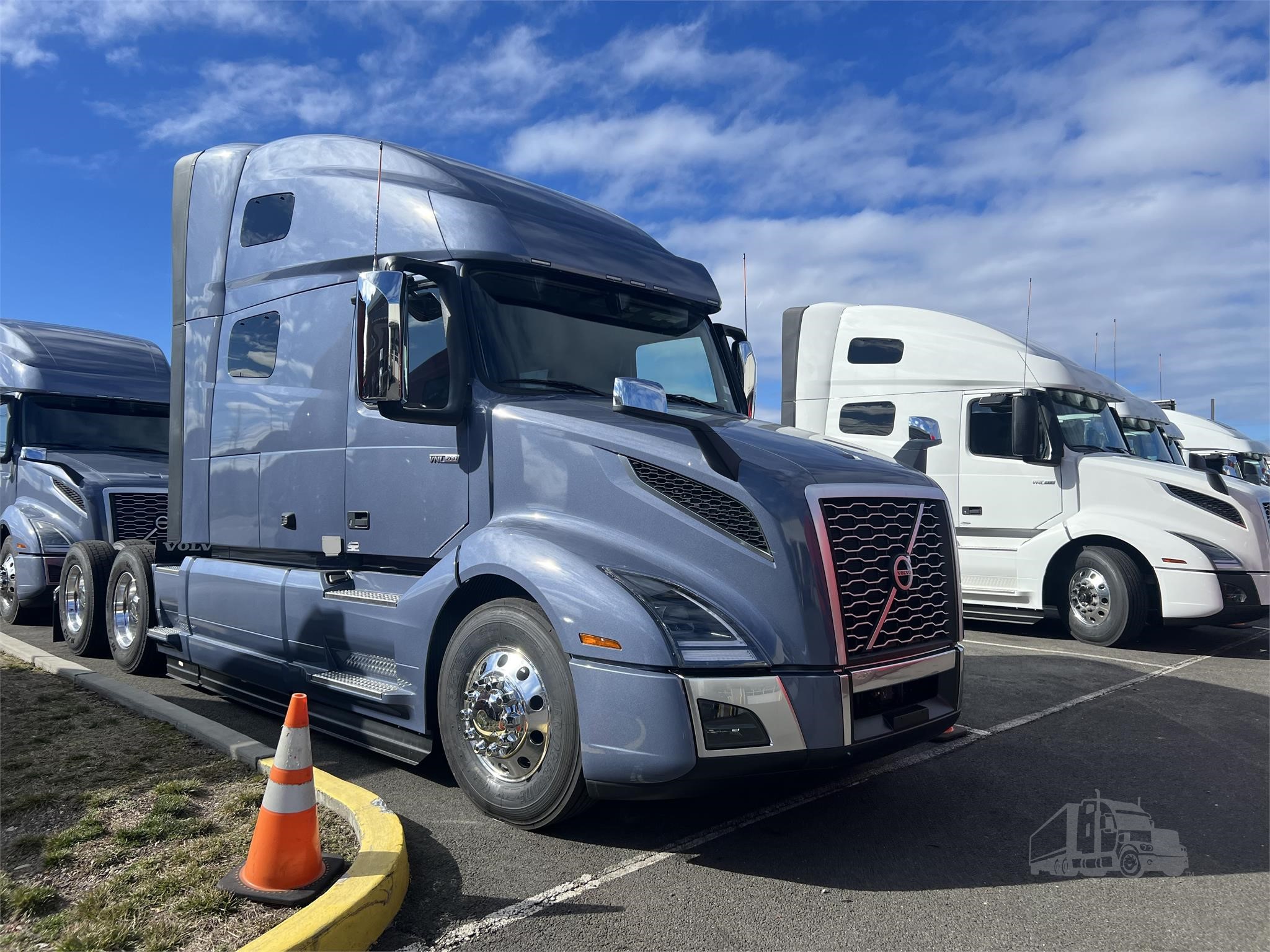 2025 VOLVO VNL64T760 For Sale In Secaucus, New Jersey www
