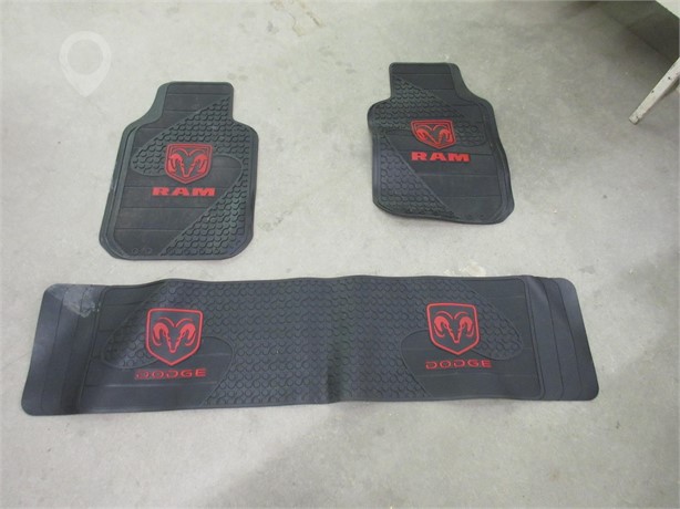2011 DODGE FLOOR MATS Used Other Truck / Trailer Components auction results