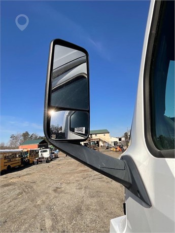 2018 FREIGHTLINER CASCADIA 126 Used Glass Truck / Trailer Components for sale